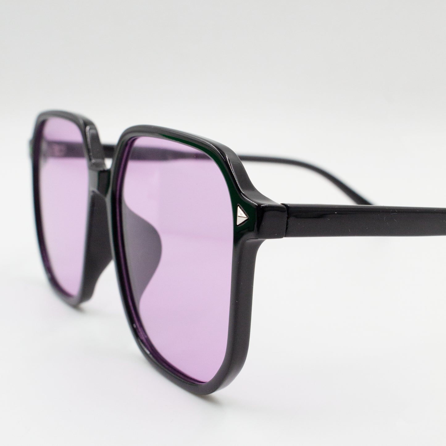 SIMPLE SUNGLASSES WITH BLACK FRAME (PURPLE)